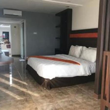 Satria Wisata Hotel Pare-Pare Exterior photo