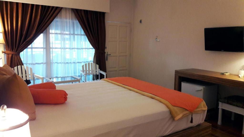Satria Wisata Hotel Pare-Pare Exterior photo