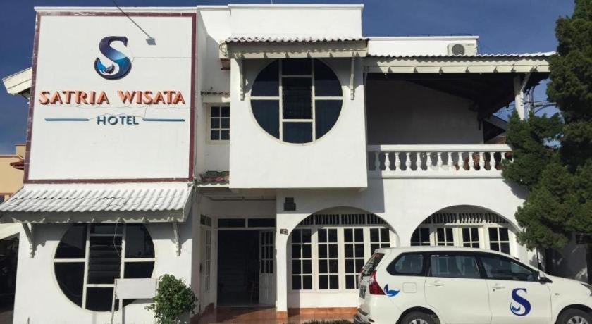 Satria Wisata Hotel Pare-Pare Exterior photo